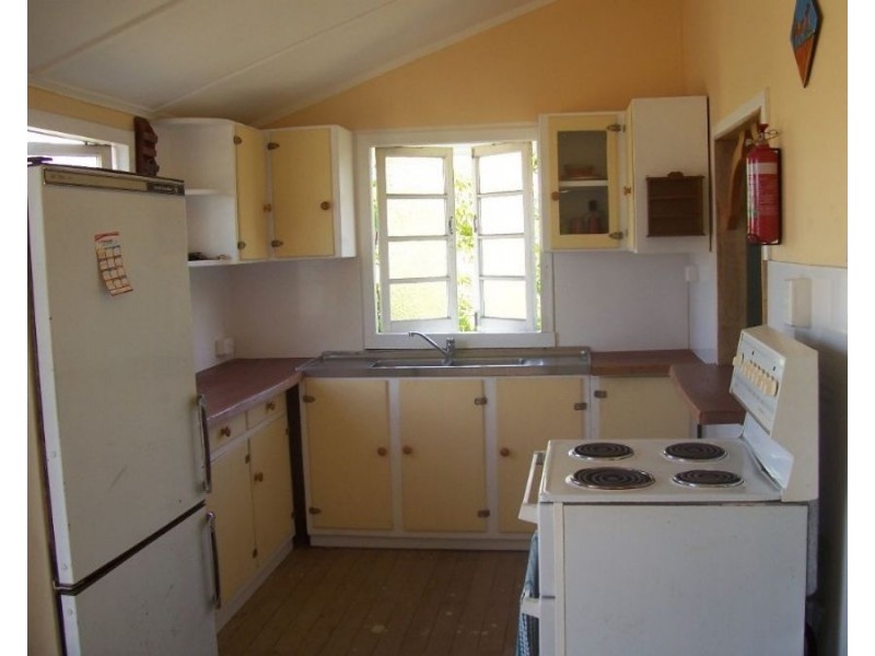 36 Belmore Street, Collinsville QLD 4804