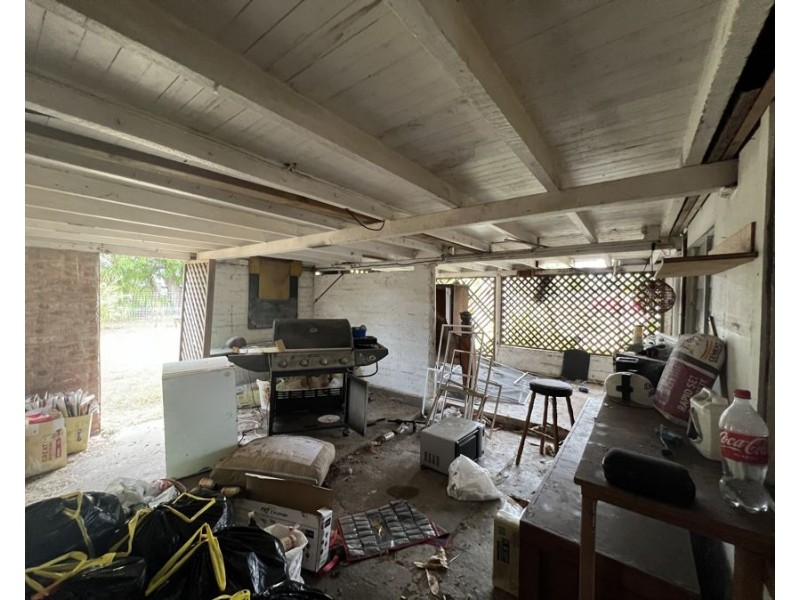 36 Belmore Street, Collinsville QLD 4804