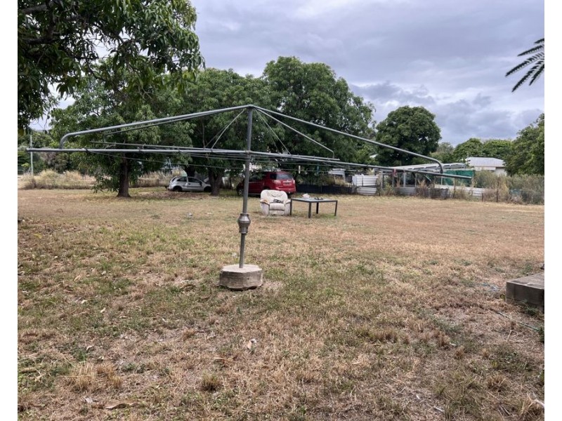 36 Belmore Street, Collinsville QLD 4804