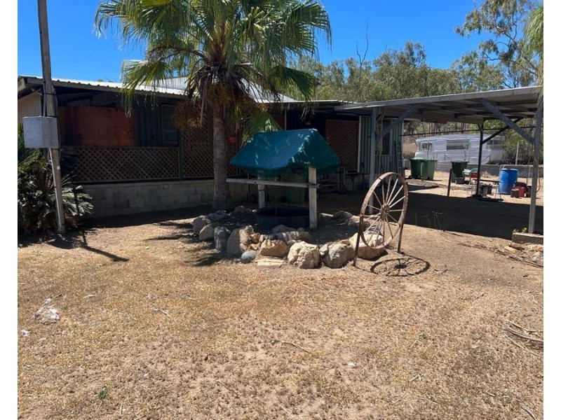 2 Scartwater Street, Collinsville QLD 4804