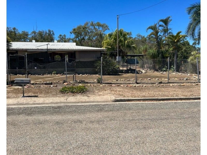 2 Scartwater Street, Collinsville QLD 4804