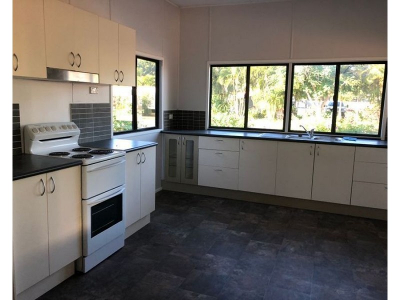 5 Doonan Street, Collinsville QLD 4804