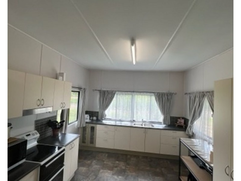 5 Doonan Street, Collinsville QLD 4804