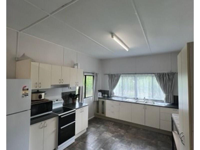 5 Doonan Street, Collinsville QLD 4804