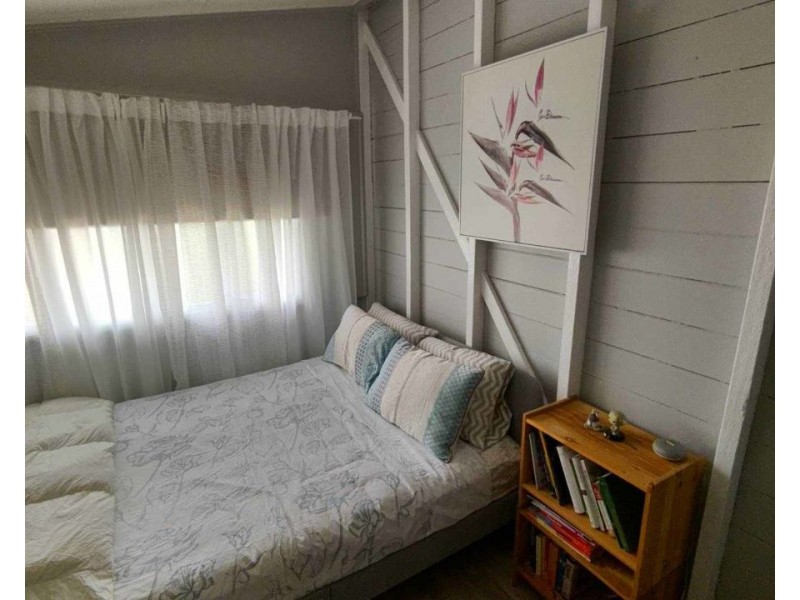 25 Pelican Street, Collinsville QLD 4804