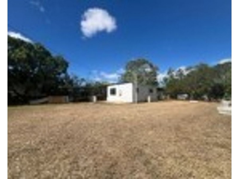 33 FIFTH AVENUE, Scottville QLD 4804