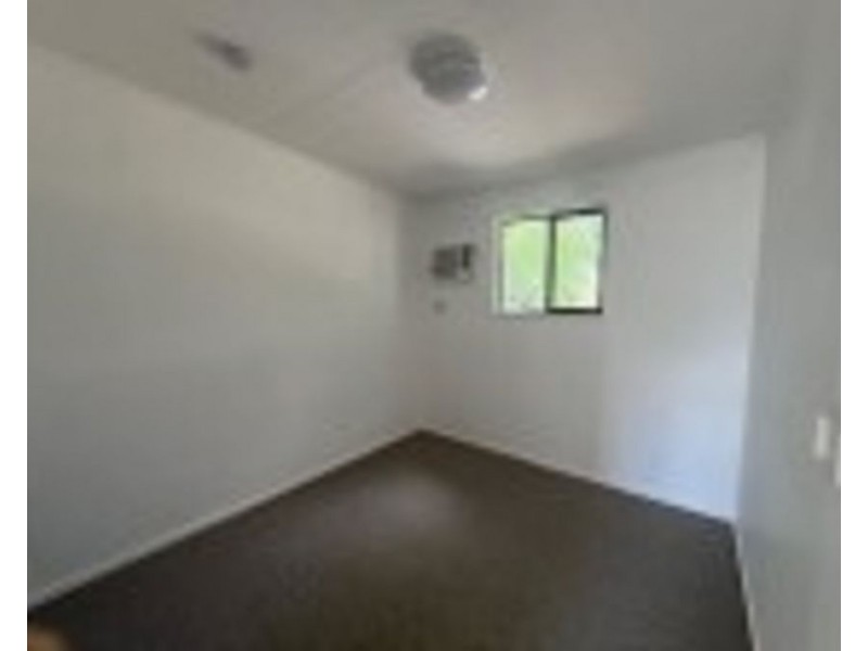 33 FIFTH AVENUE, Scottville QLD 4804