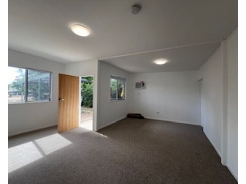 33 FIFTH AVENUE, Scottville QLD 4804