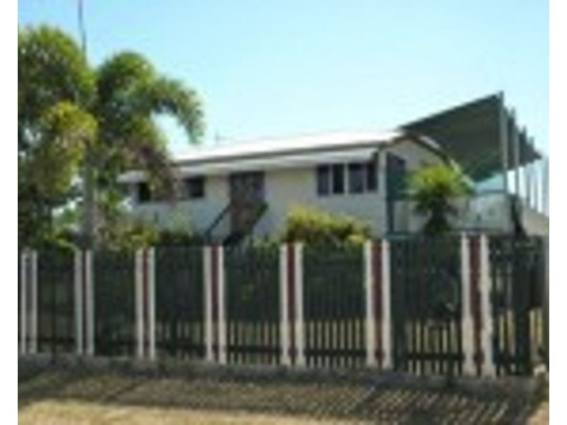 13-15 Strathmore Street, Collinsville QLD 4804