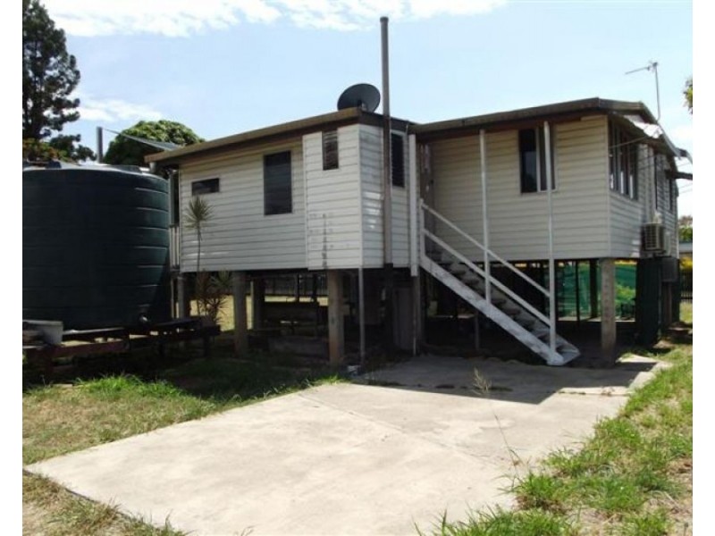 13-15 Strathmore Street, Collinsville QLD 4804