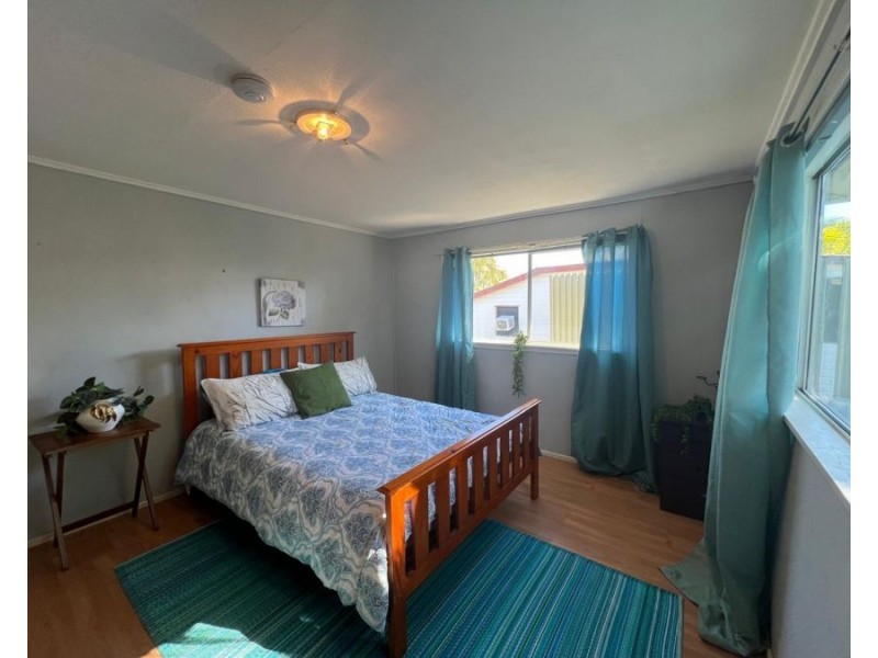 24 Seventh Avenue, Scottville QLD 4804