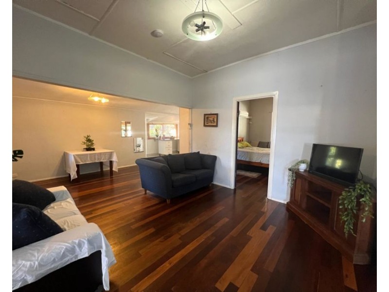 24 Seventh Avenue, Scottville QLD 4804