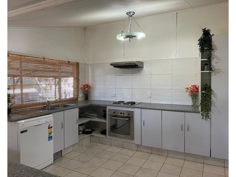 24 Seventh Avenue, Scottville QLD 4804