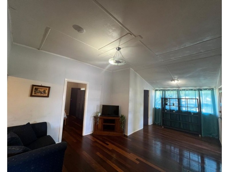 24 Seventh Avenue, Scottville QLD 4804