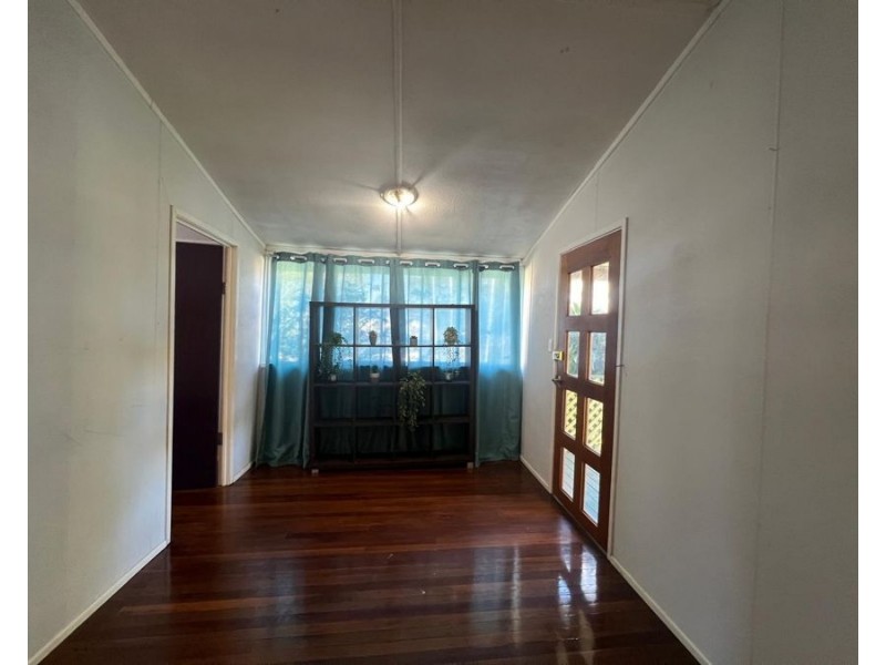 24 Seventh Avenue, Scottville QLD 4804