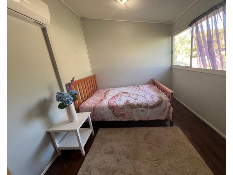 24 Seventh Avenue, Scottville QLD 4804