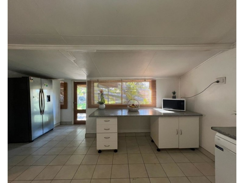 24 Seventh Avenue, Scottville QLD 4804