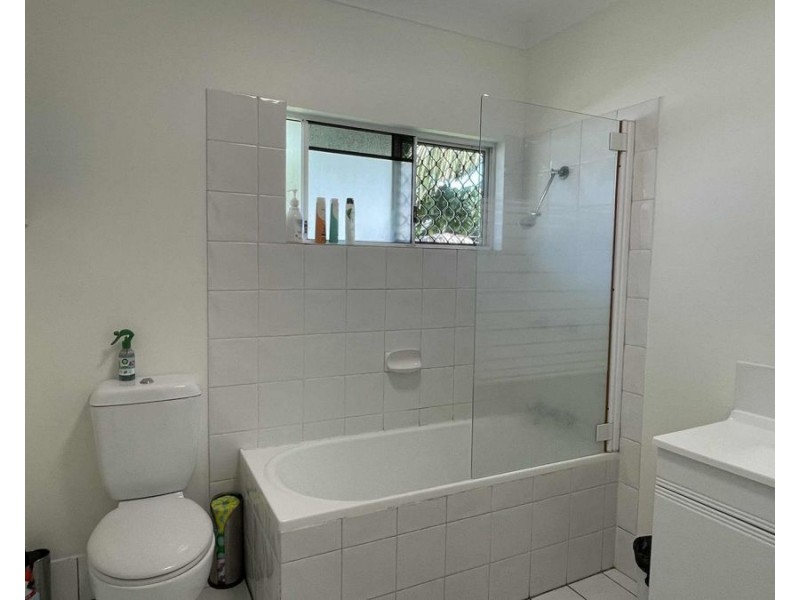 24 Pandanus Drive, Cannonvale QLD 4802