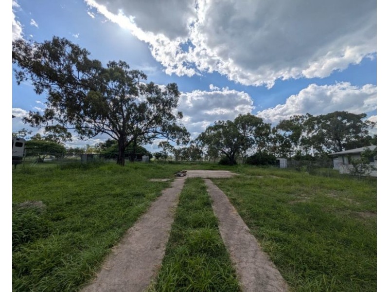 8 PARKINSON STREET, Collinsville QLD 4804