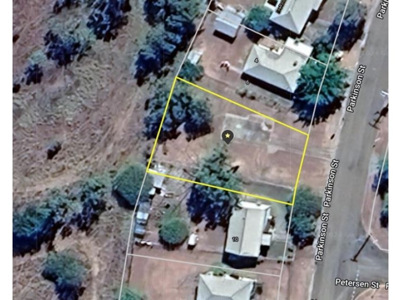 8 PARKINSON STREET, Collinsville QLD 4804