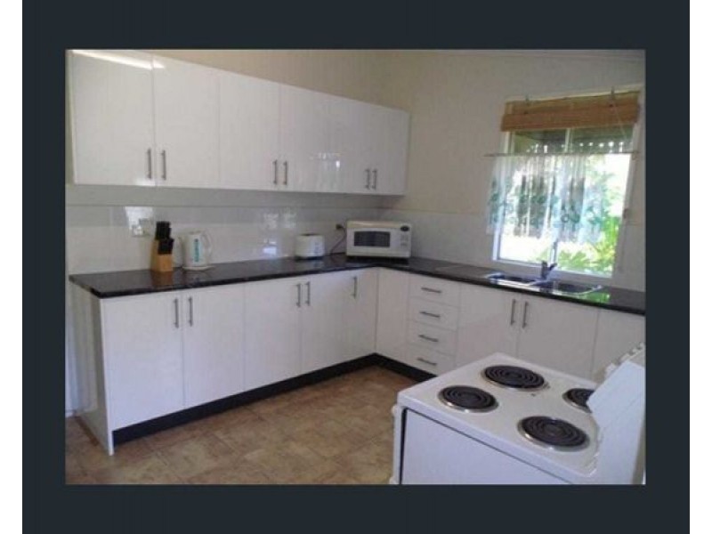 34 THIRD AVENUE, Scottville QLD 4804