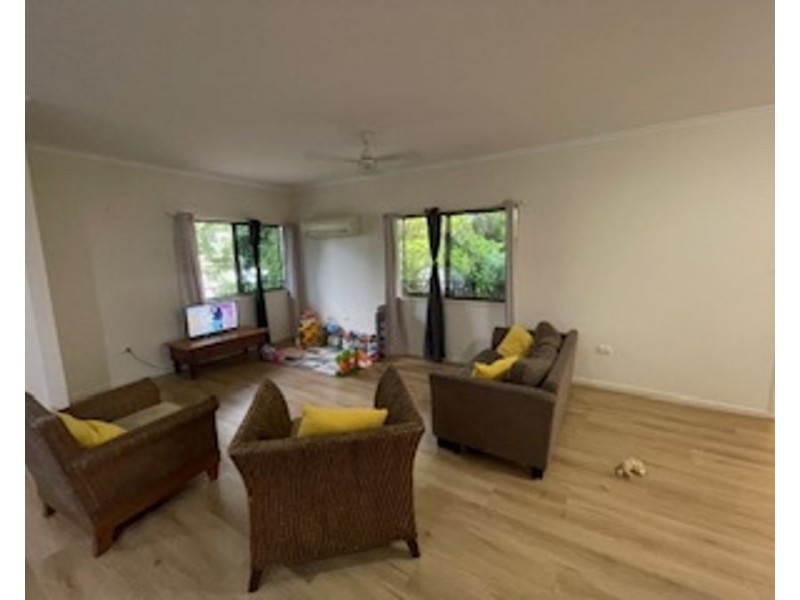 13 Balaka Street, Cannonvale QLD 4802