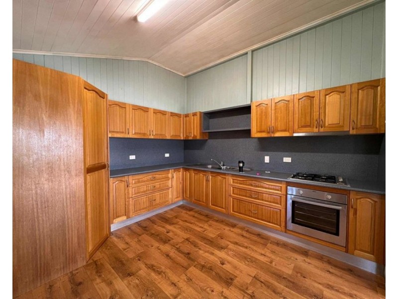 6-8 Strathmore Street, Collinsville QLD 4804