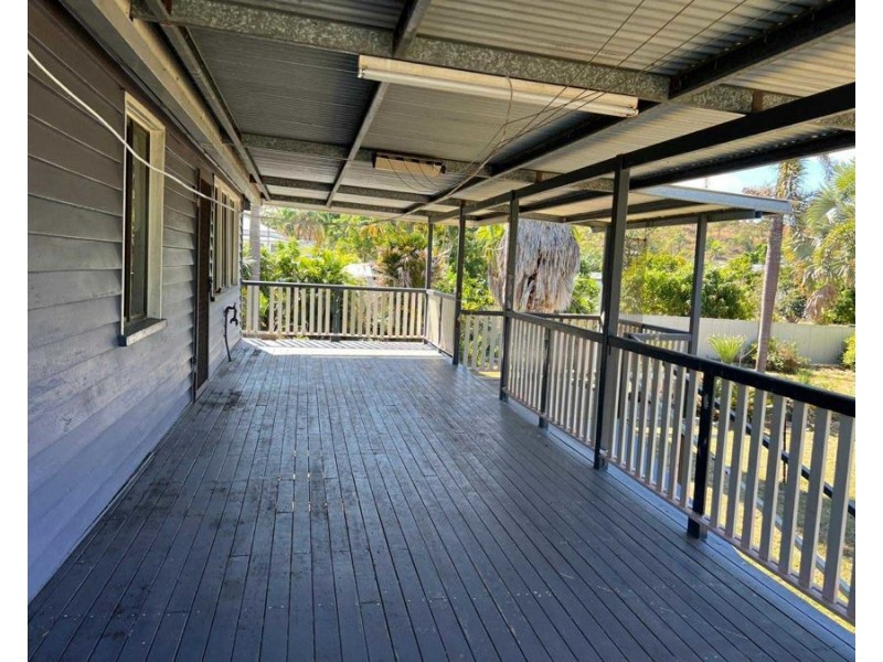 6-8 Strathmore Street, Collinsville QLD 4804