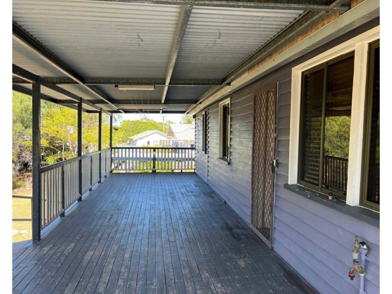 6-8 Strathmore Street, Collinsville QLD 4804