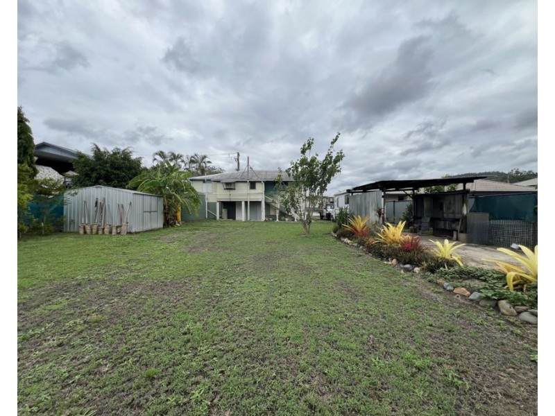 10 Toussaint Street, Collinsville QLD 4804