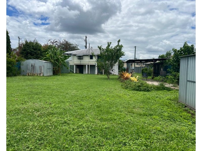 10 Toussaint Street, Collinsville QLD 4804