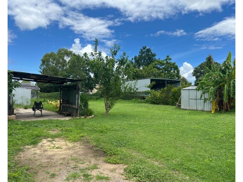 10 Toussaint Street, Collinsville QLD 4804