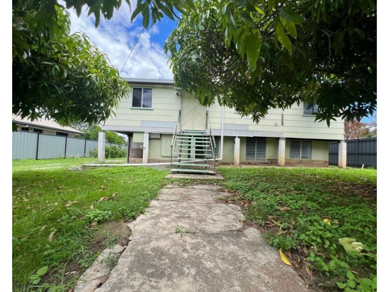 10 Toussaint Street, Collinsville QLD 4804