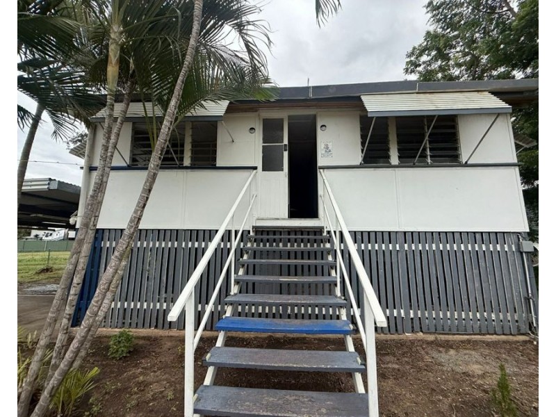 1 Pelican Street, Collinsville QLD 4804