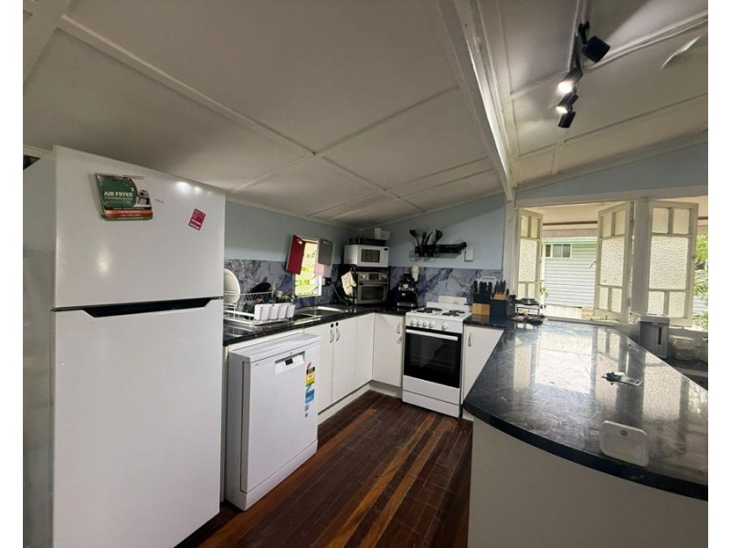 1 Pelican Street, Collinsville QLD 4804