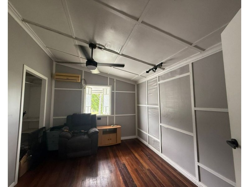 1 Pelican Street, Collinsville QLD 4804