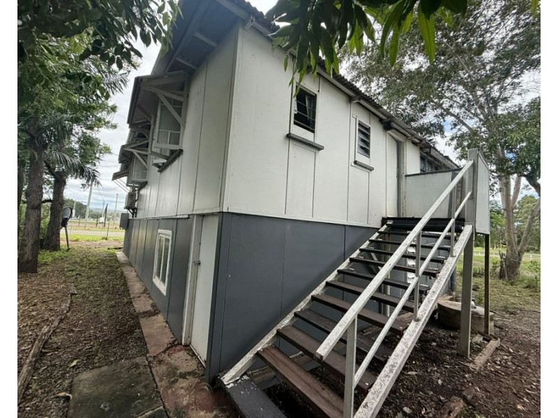 1 Pelican Street, Collinsville QLD 4804