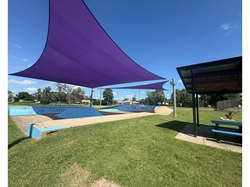 1 Pelican Street, Collinsville QLD 4804