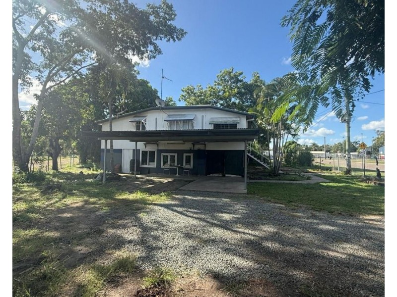 1 Pelican Street, Collinsville QLD 4804