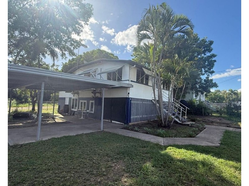 1 Pelican Street, Collinsville QLD 4804