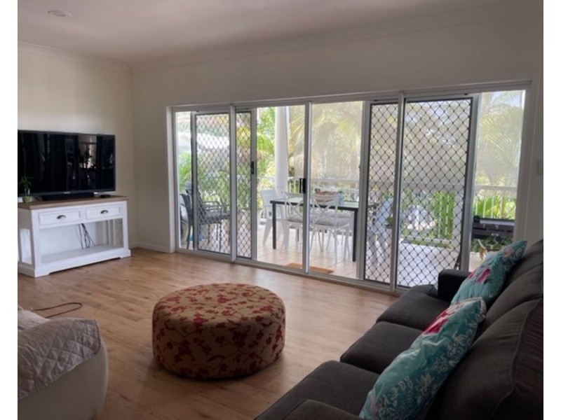 24 Pandanus Drive, Cannonvale QLD 4802