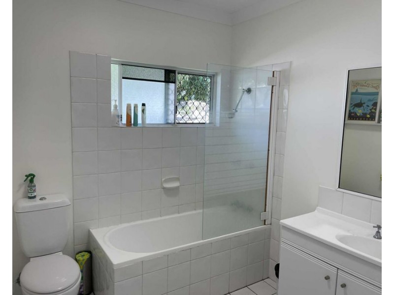 24 Pandanus Drive, Cannonvale QLD 4802