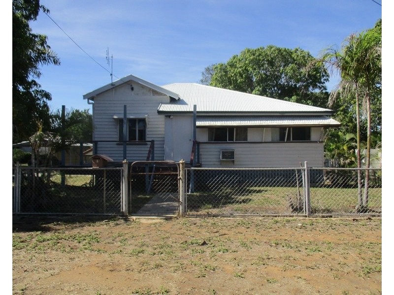 6 Carpet Street, Collinsville QLD 4804