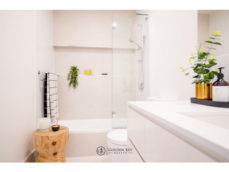 1 East Lane, Robina QLD 4226