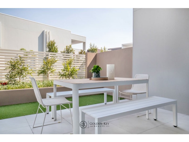 1 East Lane, Robina QLD 4226