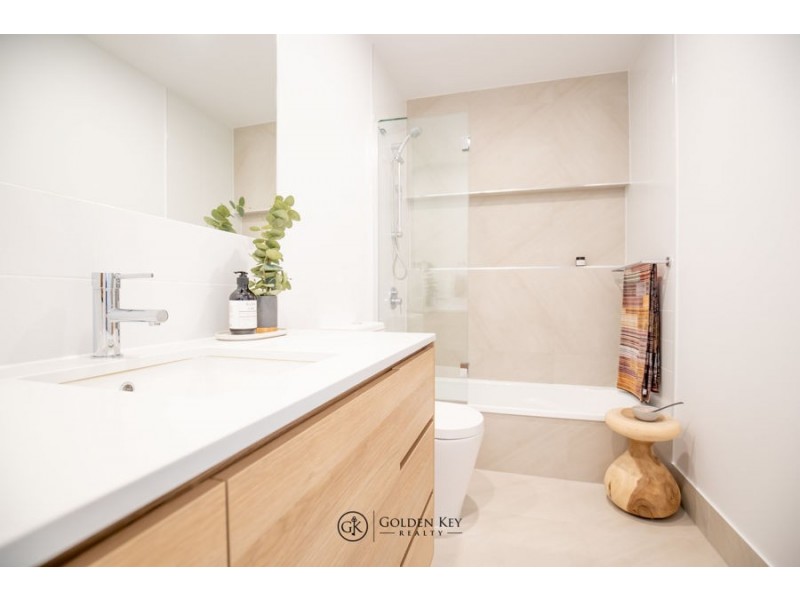 1 East Lane, Robina QLD 4226