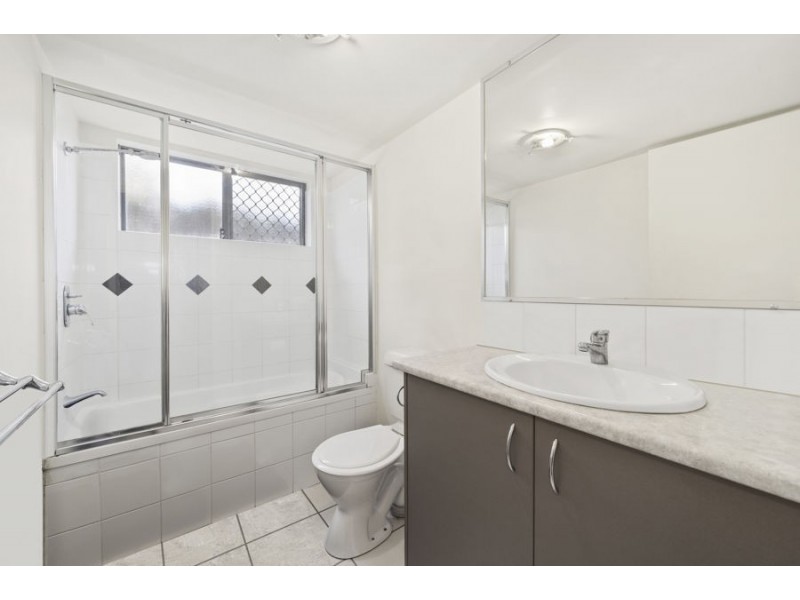 22 66 University Drive, Meadowbrook QLD 4131