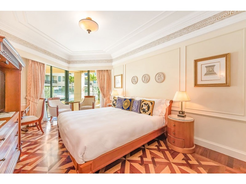 38/94 Seaworld Drive, Main Beach QLD 4217