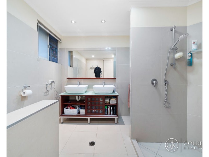 17 Lentara Street, Kenmore QLD 4069