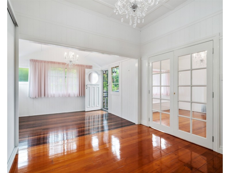 11 Campbell Terrace, Wavell Heights QLD 4012